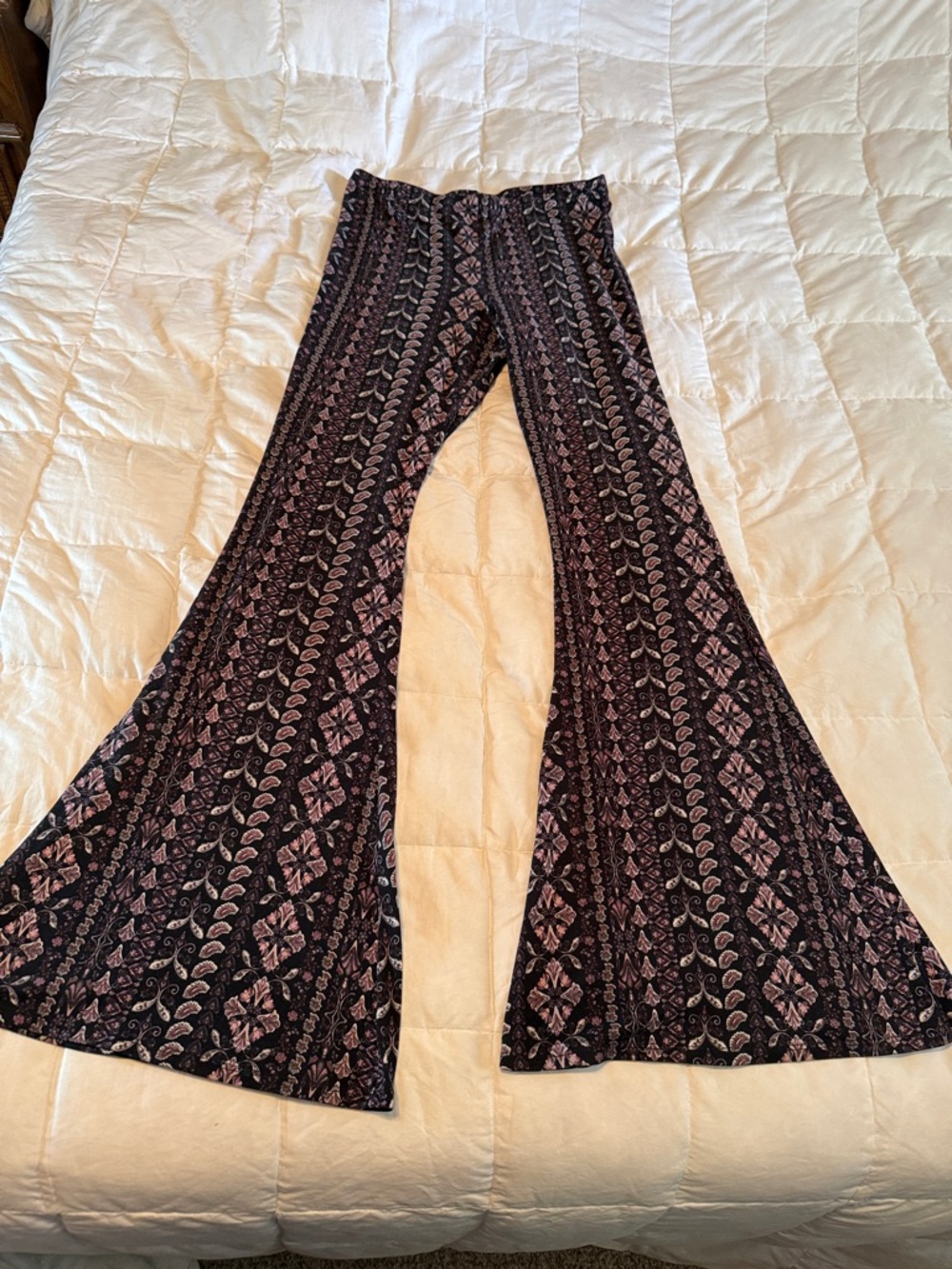 Bear Dance Womens Size L Flared Pants Paisley Floral Hippie Design Stretch Comfy - Picture 5 of 8